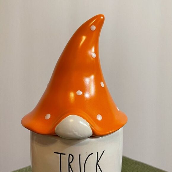 Rae Dunn Gnome candle with removeable top NWT - Picture 5 of 14